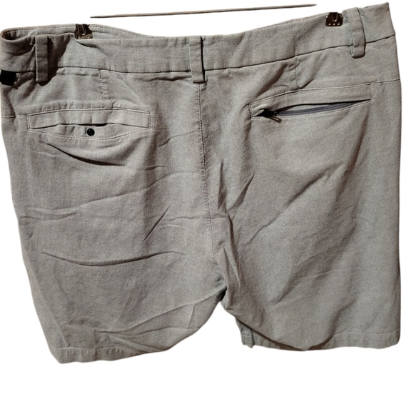 Lululemon Men's Gray Casual Shorts Size 34 - Picture 2 of 5